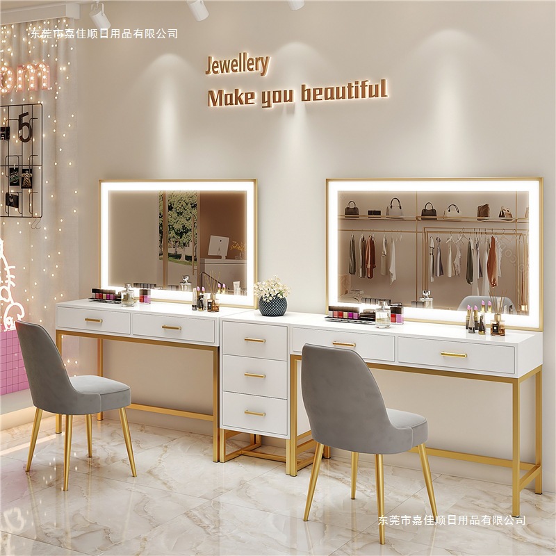 Nail art makeup artist studio  - Beauty Makeup Studio reseña y precio